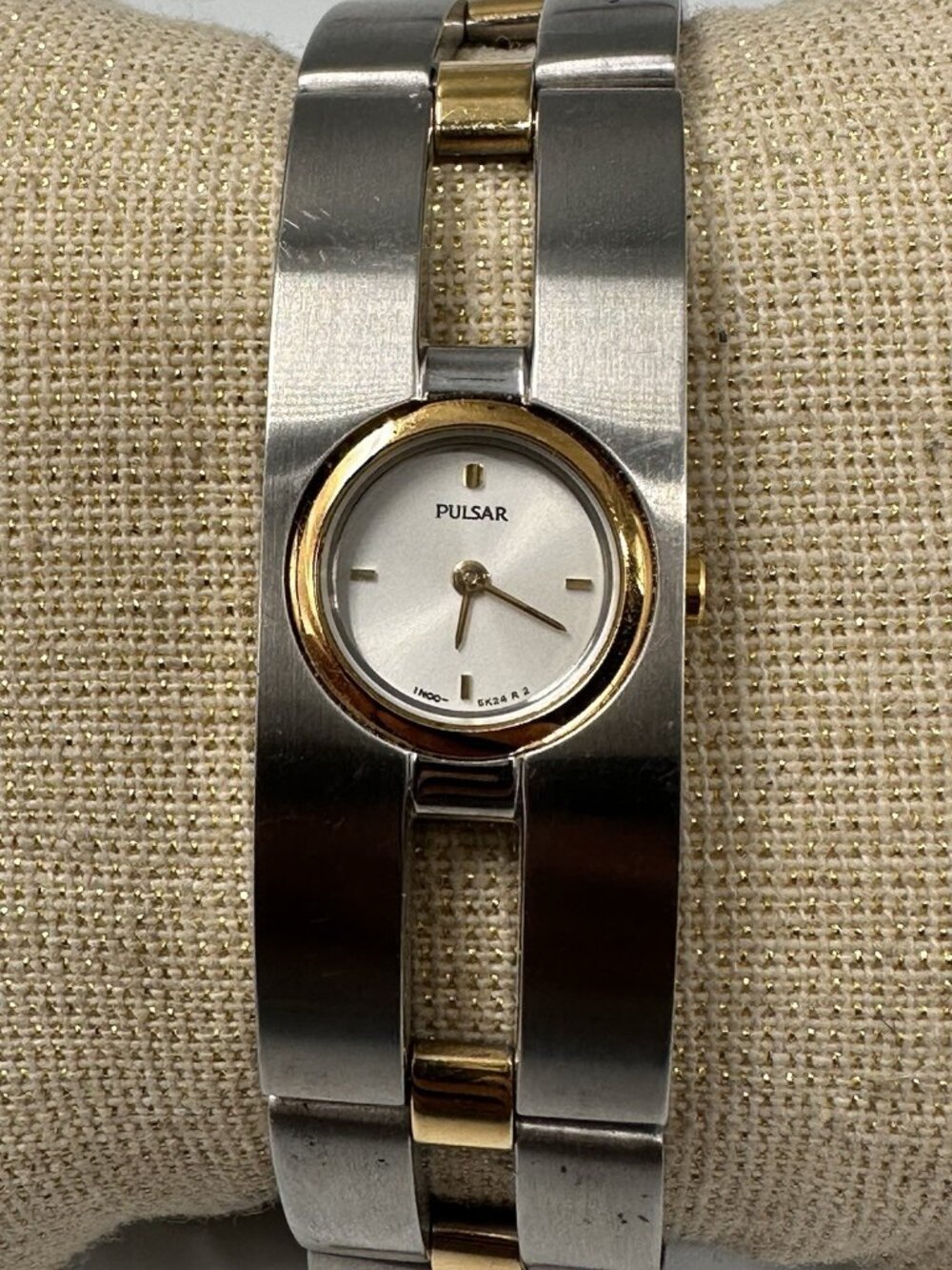 Pulsar Watch Women Silver Gold Two Tone Small Round Dial New Battery 8"
